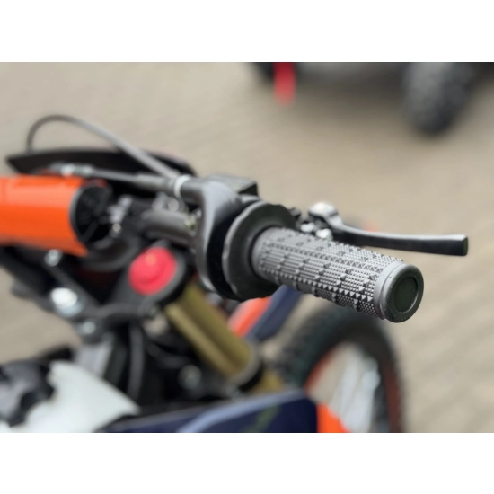 MOTOCYKL CROSS 250CC INFERNO 89 250CC KOŁA 21/18 KOLOR POMARAŃCZOWY