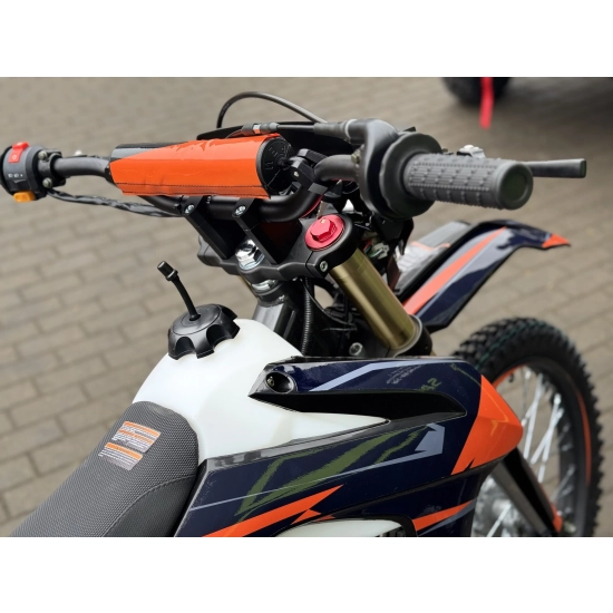 MOTOCYKL CROSS 250CC INFERNO 89 250CC KOŁA 21/18 KOLOR POMARAŃCZOWY