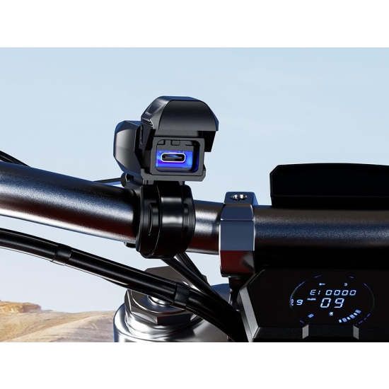 BIKETEC MOTOCYKLOWE GNIAZDO USB QUICK CHARGE POWER DELIVERY MONTOWANE NA KIEROWNICĘ (ZŁĄCZE SAE)